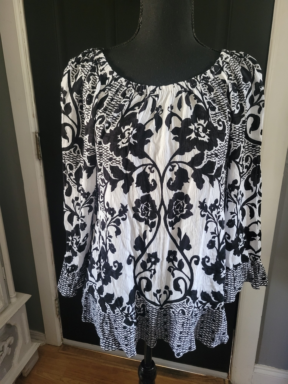 INC International Concepts Black & White Floral Peasant Tunic